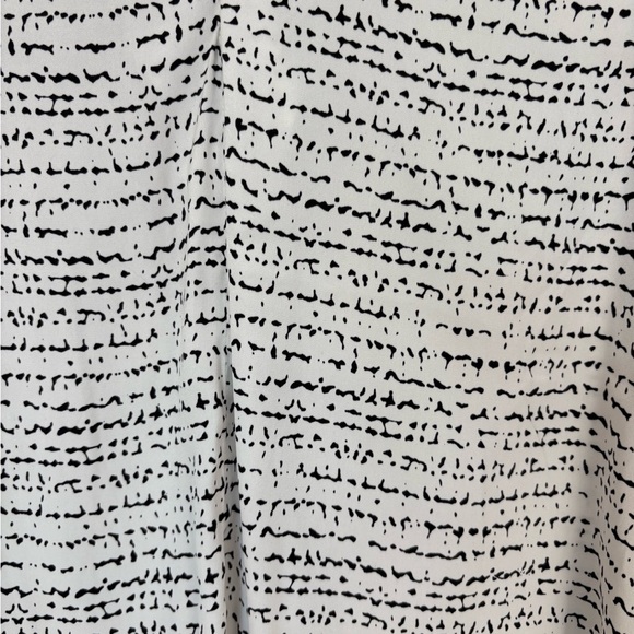 Tarte blouse V-neck bell sleeves black abstract print women’s M - Picture 3 of 10
